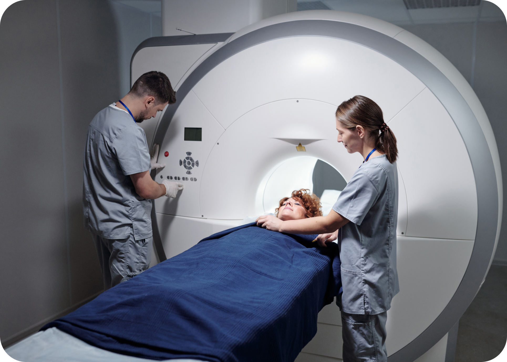doctors-and-mri-scan