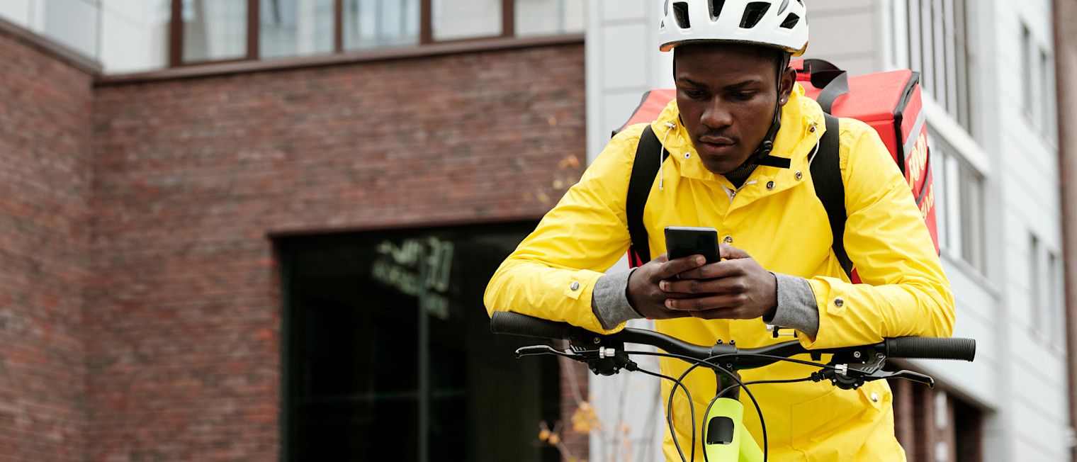 Deliverect | The Future of Online Food Ordering: Trends and Predictions