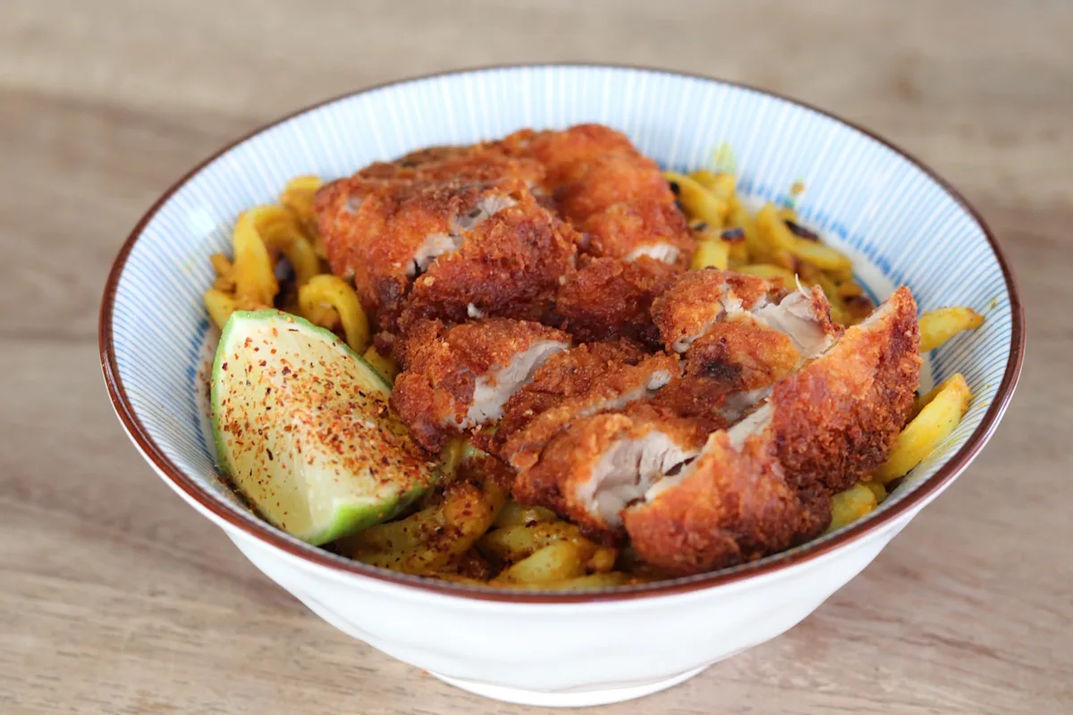 Udon de pollo masala