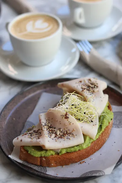 Pavo, guacamole y semillas