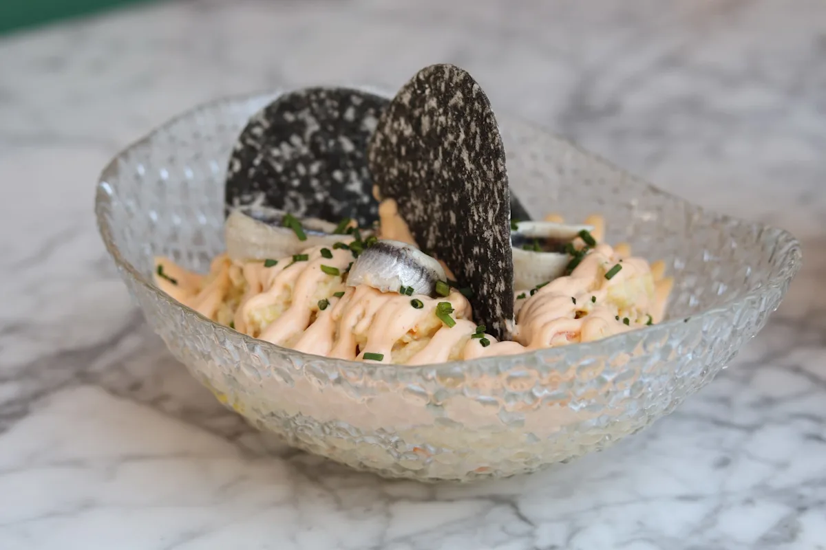 Ensaladilla con kimchi