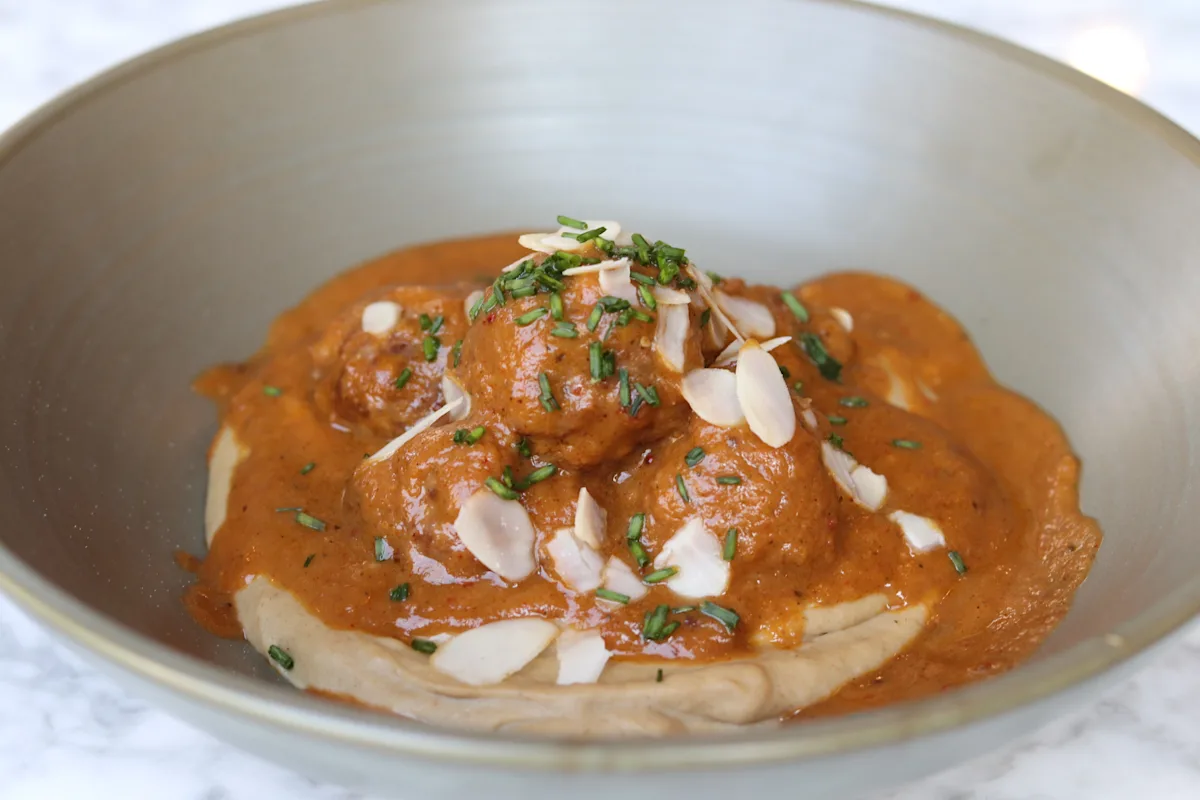 Albóndigas de vaca vieja y castaña