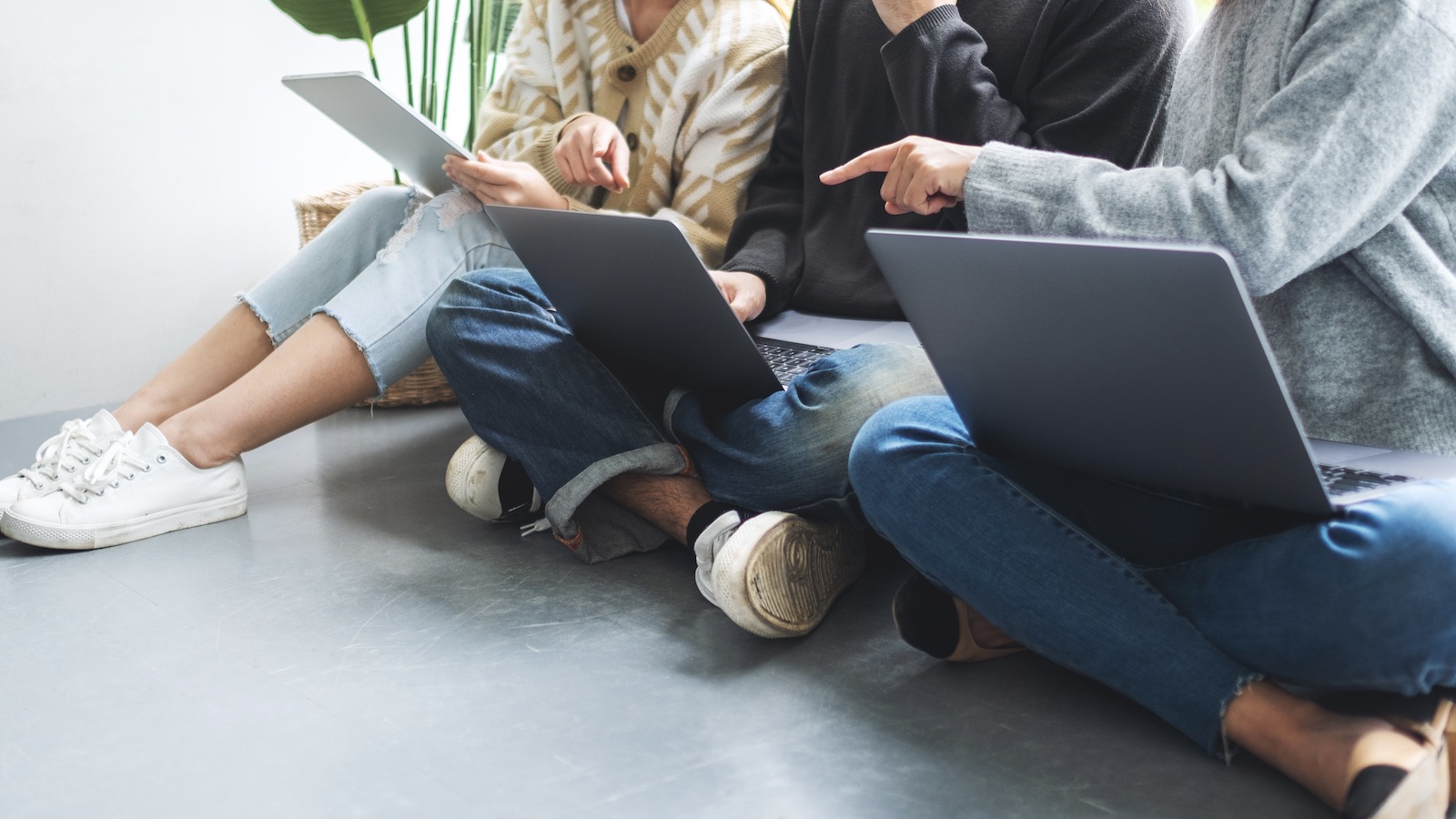 free-vs-paid-community