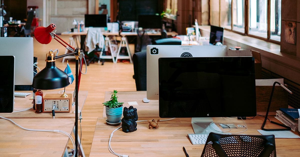 SEO: Digital vs. Physical products: Which should you sell online?