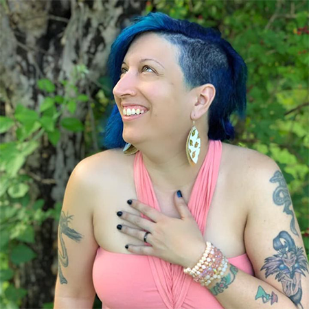 How Minessa Konecky uses Podia and Interact for her hustle-free business