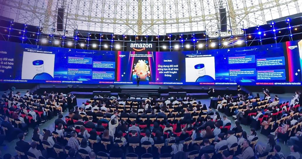 Airwallex đồng hành cùng nhà bán hàng Việt tại hội nghị Amazon 2025 & Mechiva Circle