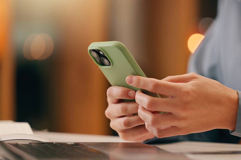 ACH vs. wire transfers: What’s the difference and how do they work?