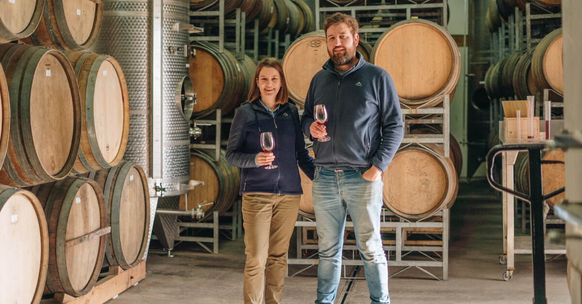 David & Nadia Wines, makers of premium red and white wines from South Africa. Imported to Australia by Vinomofo.