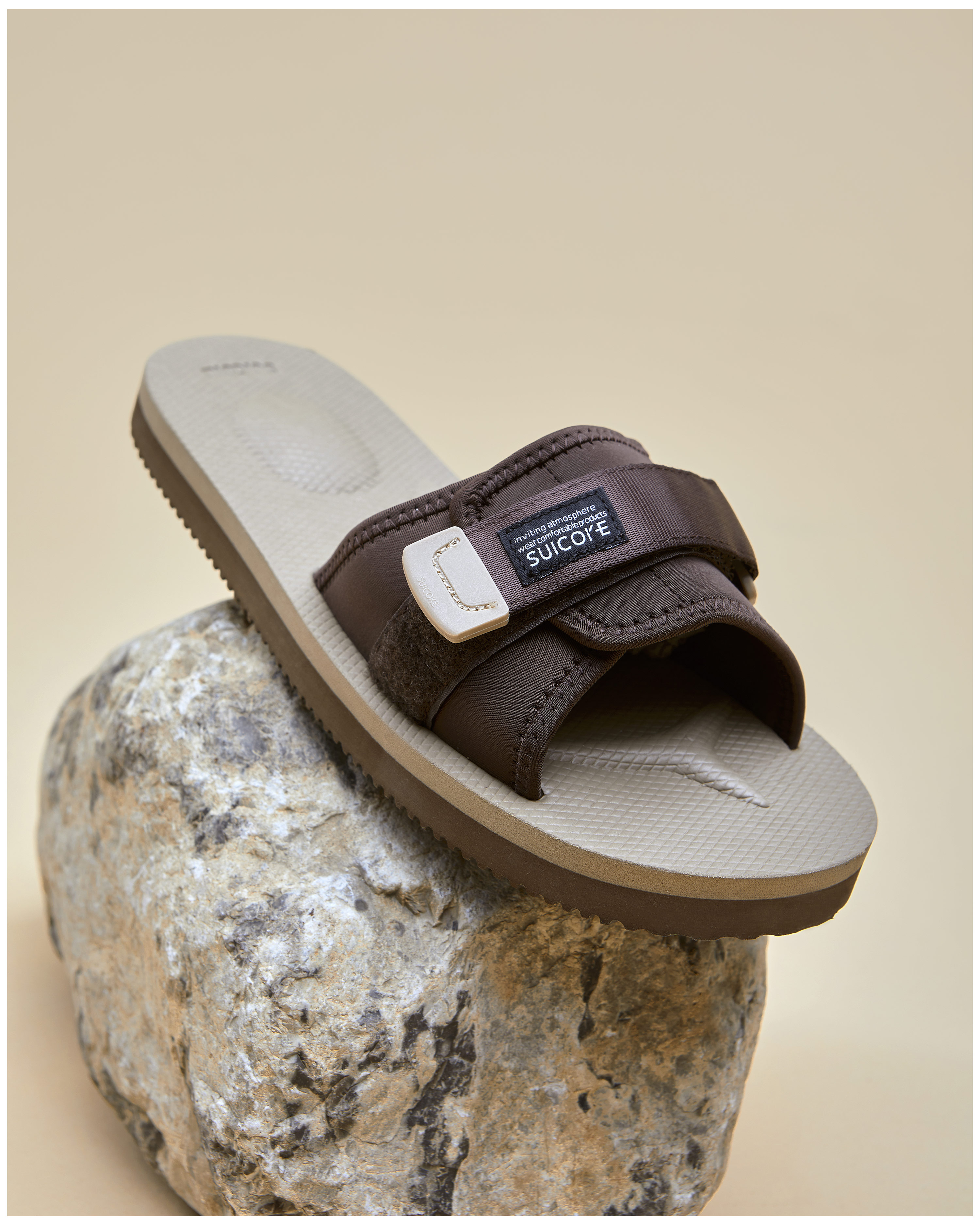 Japanese sandals store suicoke