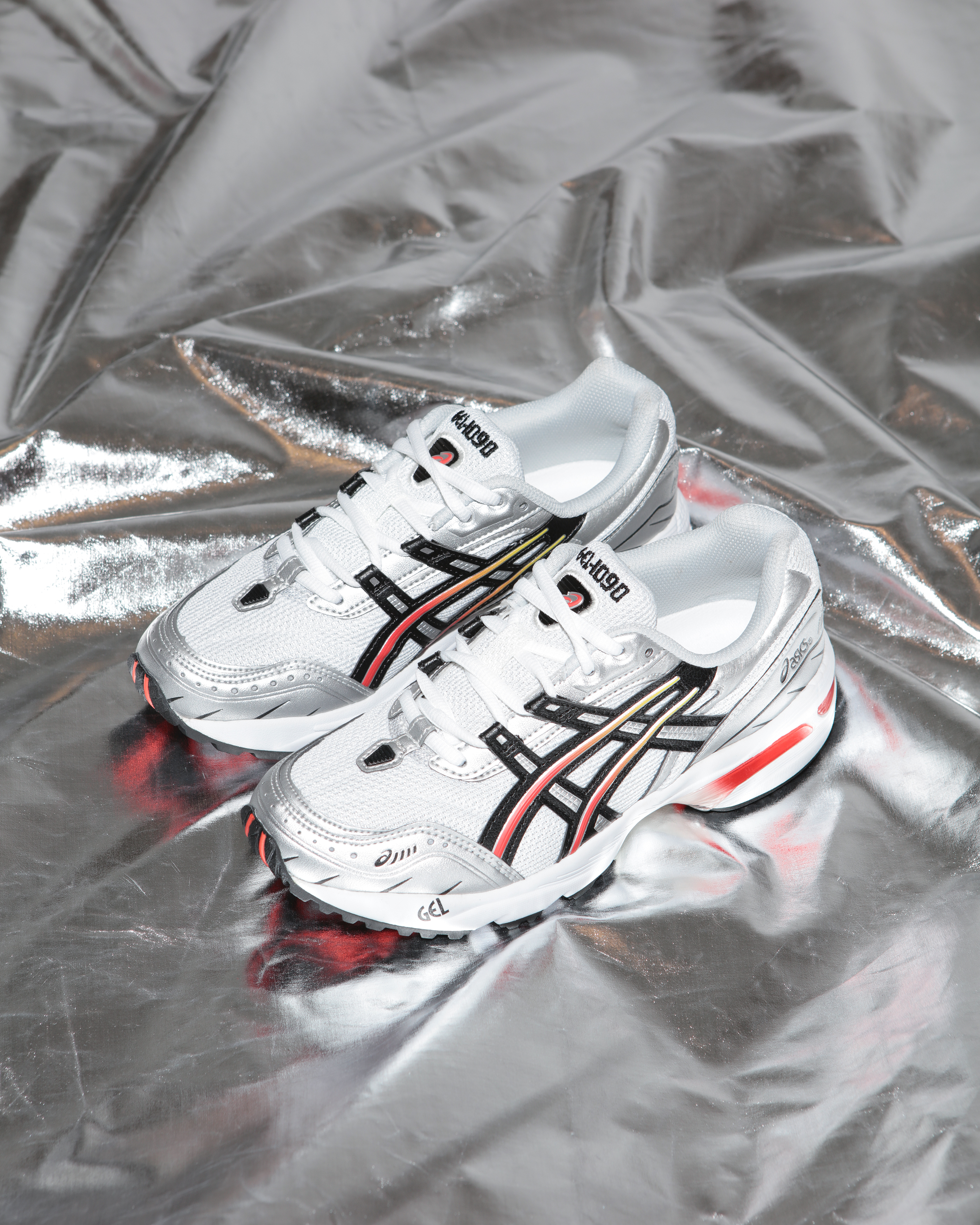 asics gel 1090 on feet