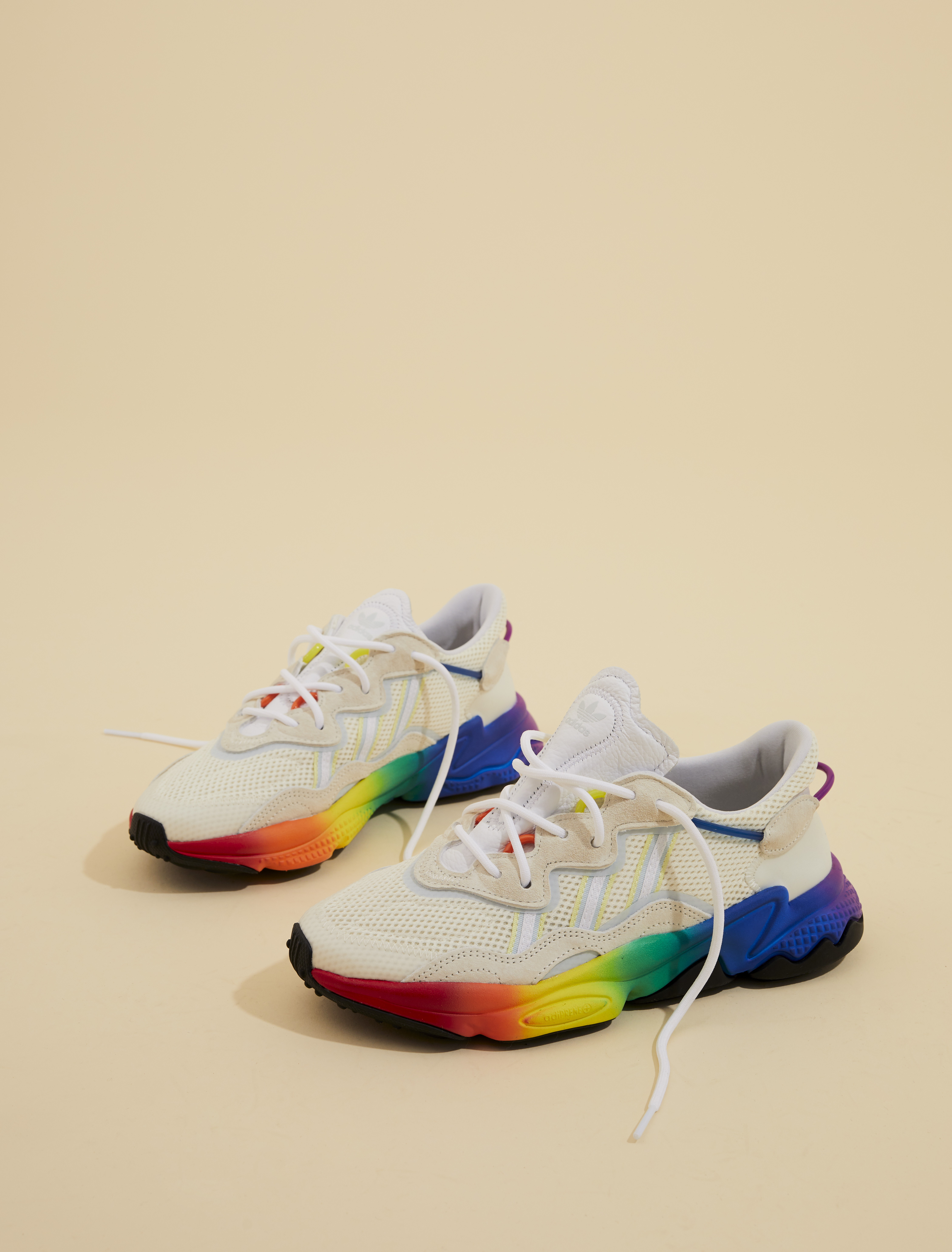 Ozweego cheap pride femme