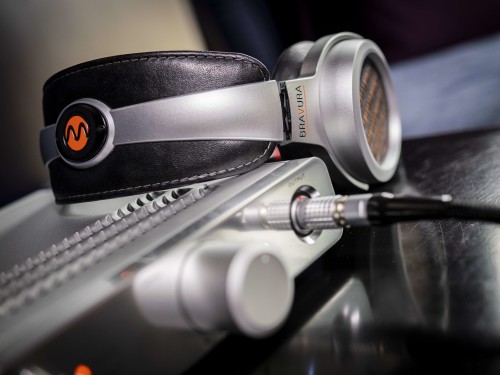 Article image: Headphone Guru Review of the BRAVURA Headphone System 