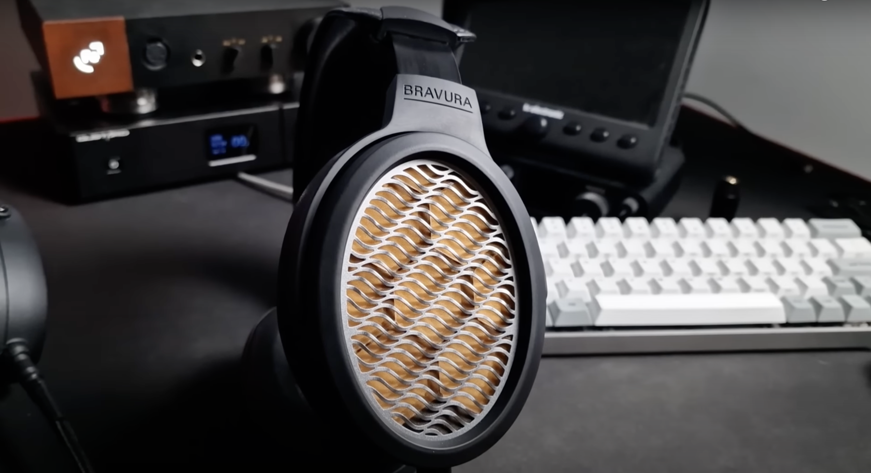 Article image: GoldenSound Video Review of the BRAVURA