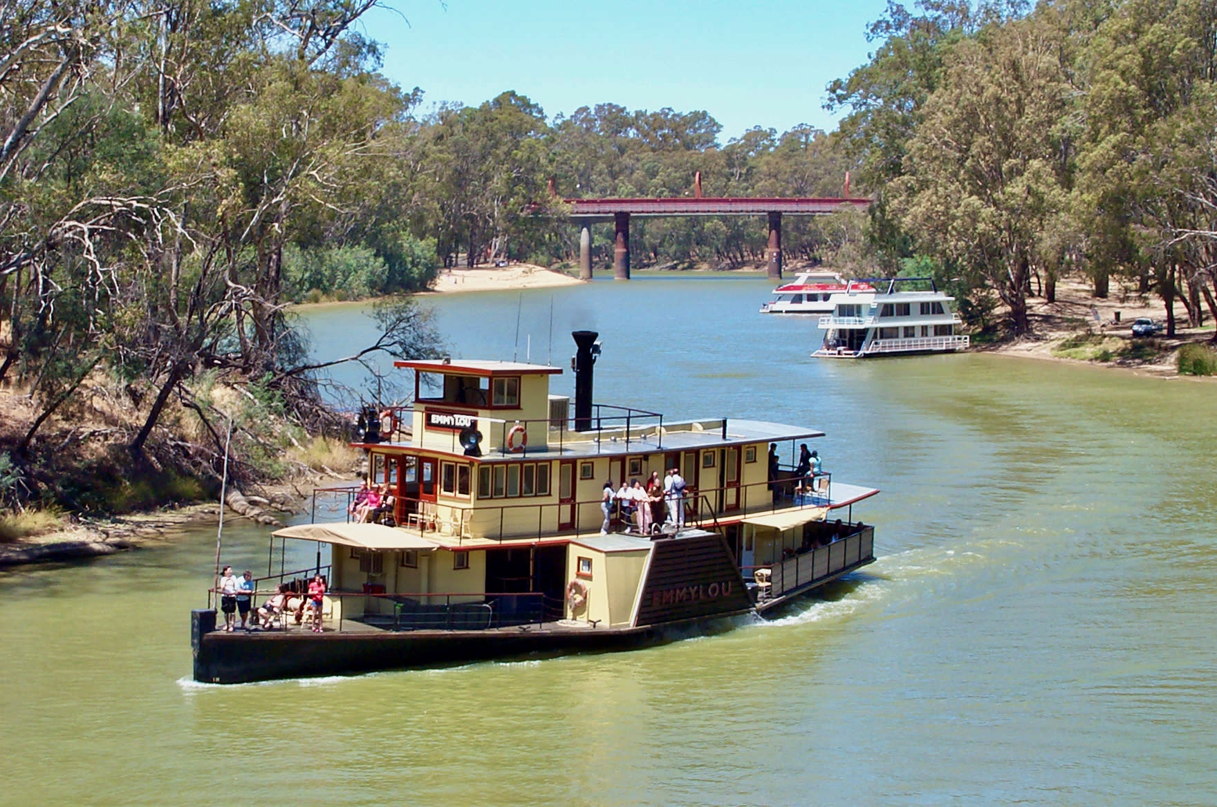 The top thing to do in Echuca: cruise the iconic river on a historic paddlesteamer. Murray River, Echuca, Victoria.