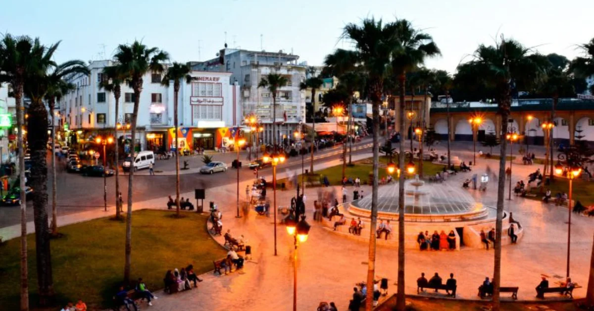 Place de France : Le cœur animé de Tanger