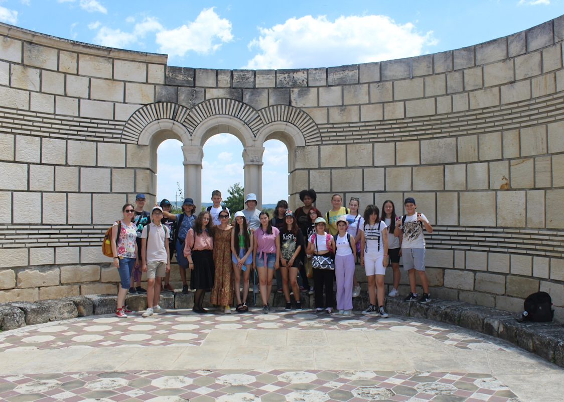 Мостове на приятелството