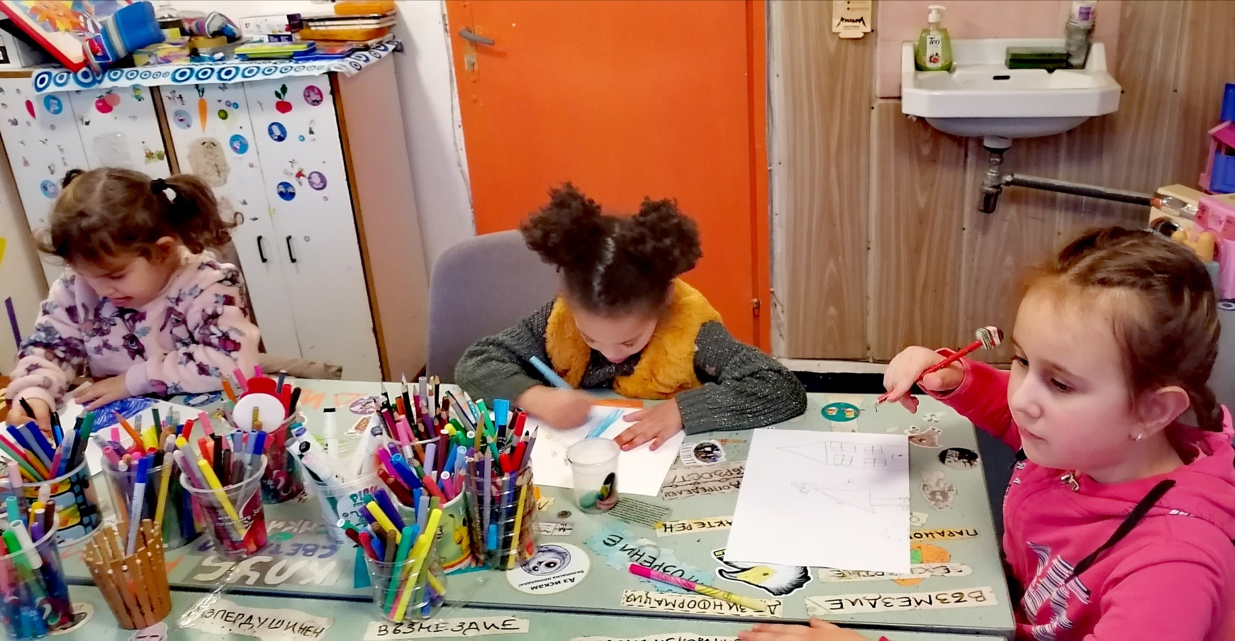 Най-малките "светлинки", които рисуват добротворство