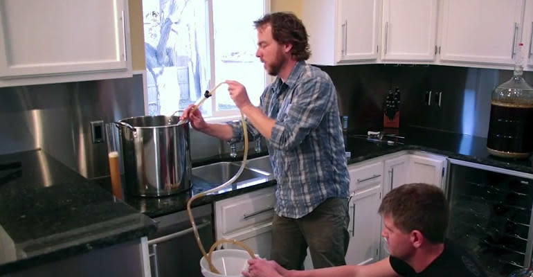 4 Ways to Start a Siphon Image