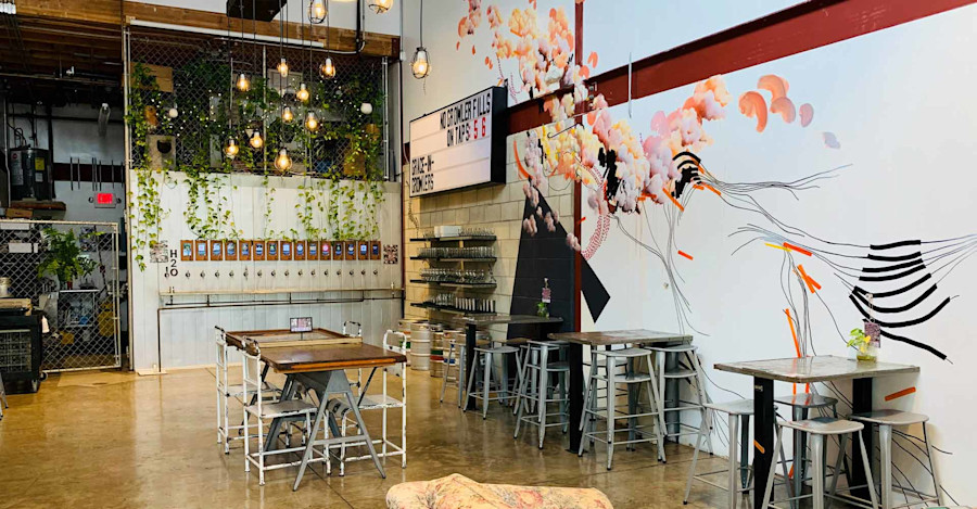 At Hawaii’s Grace in Growlers, You Pour the Beer with Purpose Image