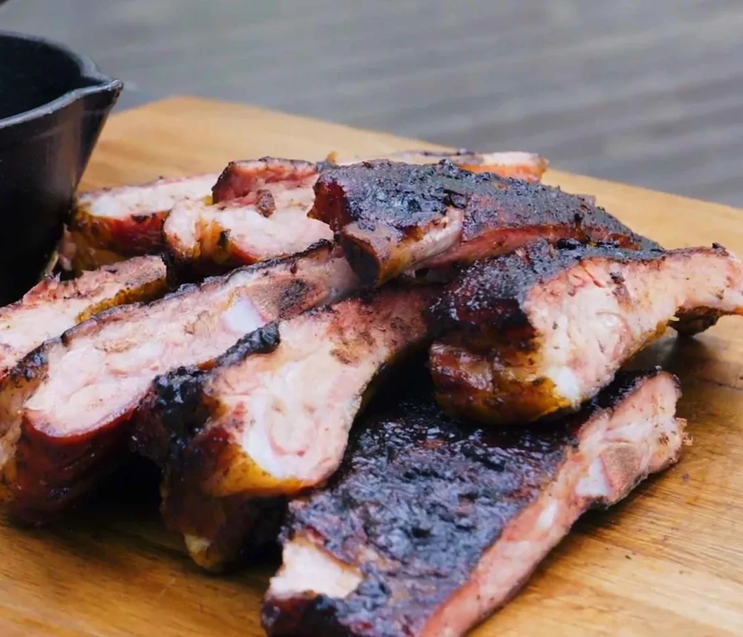 Hatch Ribs Pomegranate Hatch Chile Smoked Ribs | Kingsford™