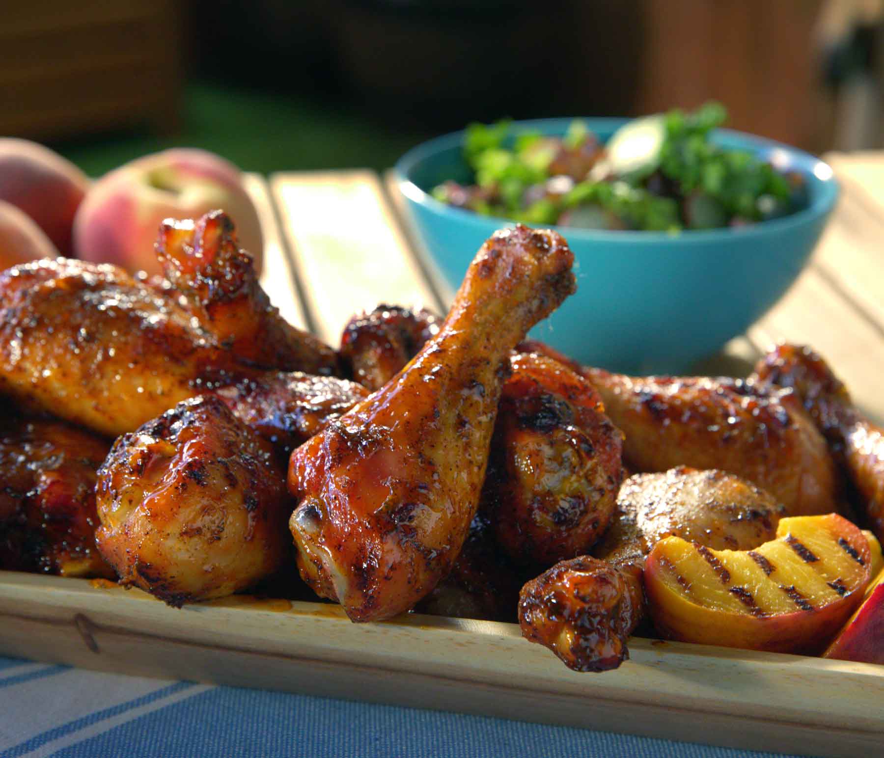 https://images.ctfassets.net/szelmdrourcp/4dsU3tVjpoH1IbVhzmYu3z/3911c4ca0b6895f7ccd86d98e25c45f7/CARAMELIZED-CHICKEN-DRUMSTICKS-WITH-PEACH-MOLASSES-GLAZE-116_cc1_00000000_desktop2x.jpg
