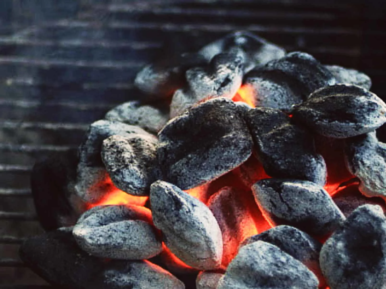 How to Tell When the Coals Are Ready - textblock image 0 for how-to-light-charcoal-with-lighter-fluid