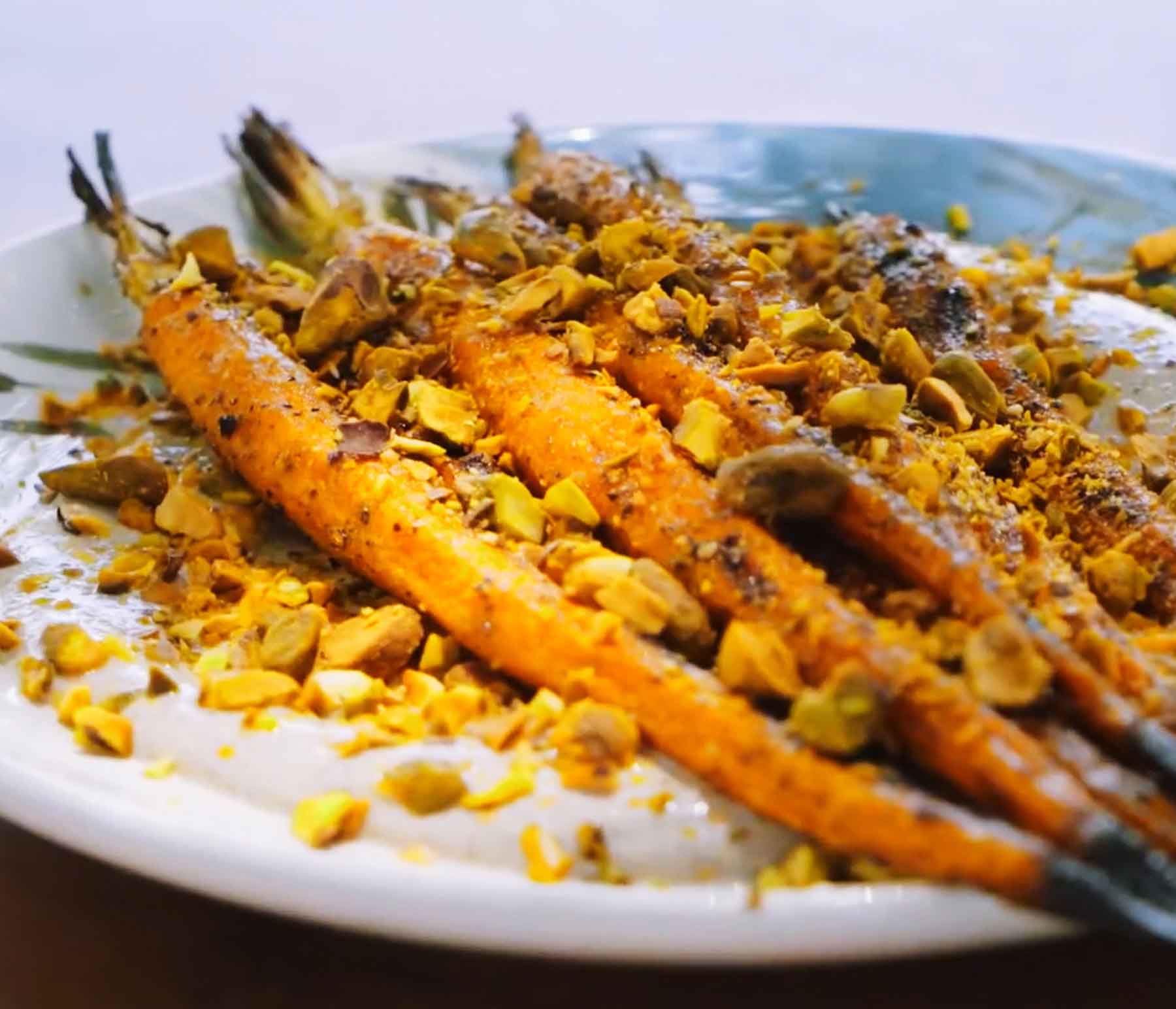 Grilled Carrots with Roasted Pistachios and Yogurt | Kingsford™