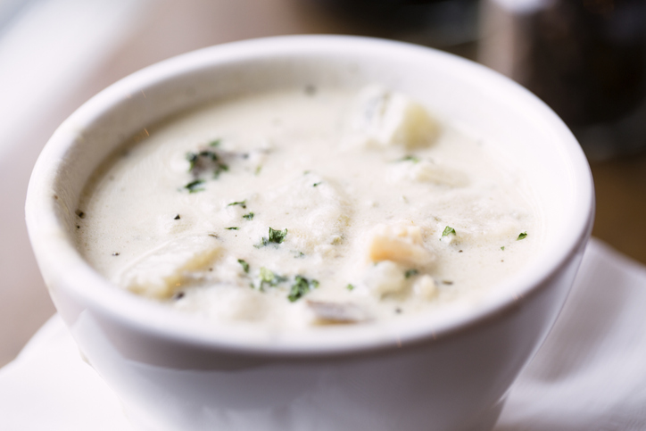 what to eat in USA New England Clam Chowder 