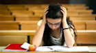 كيف تتعامل مع الضغوط التي تواجهك عند دراستك بالخارج؟