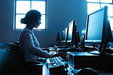 นั่งทำงานหน้าคอมให้ถูก หลังดี ไม่มีปวด