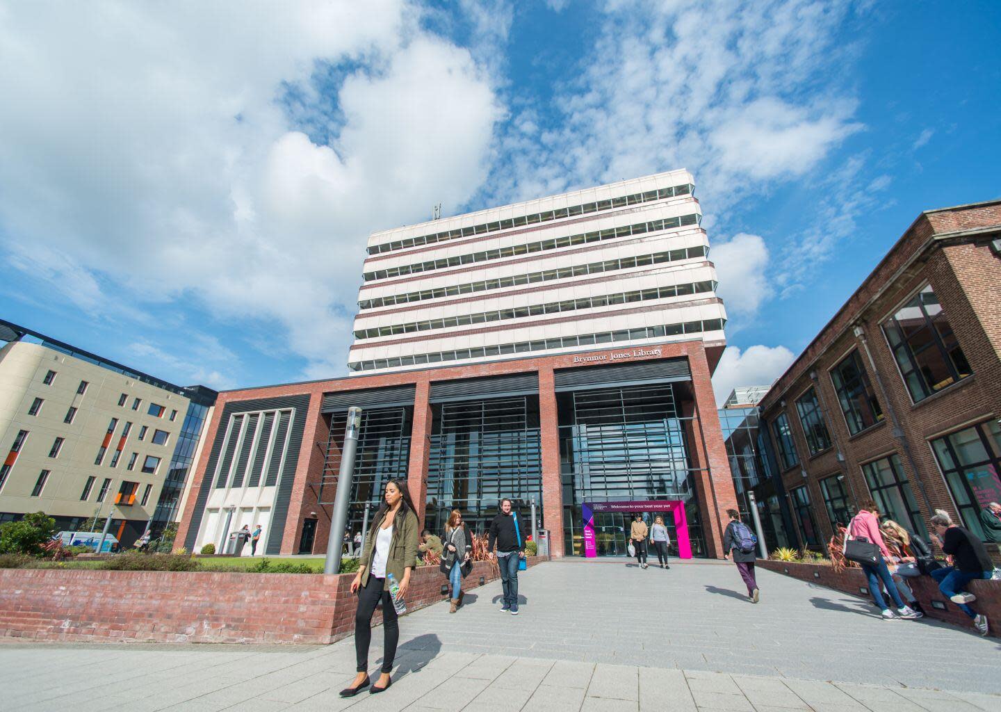 أسهل جامعات بريطانيا في القبول