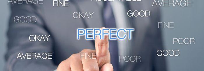 Ilustrasi pria menunjuk kata 'perfect'