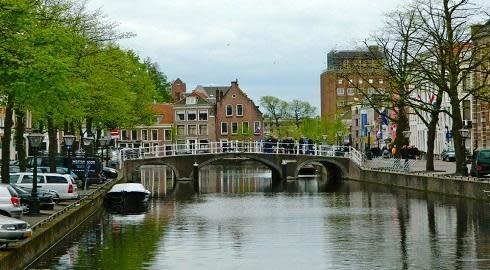 Hoc bong Dai hoc Leiden Ha Lan