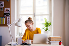Evde Kaldığın Zamanı Değerlendirebileceğin Online Eğitim Veren Siteler
