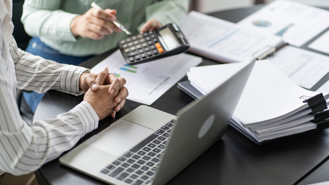 An auditor explaining an audit to a client