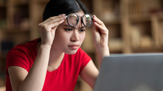 Student checking her offers