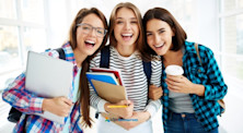 Con gái nên đi du học nước nào? 