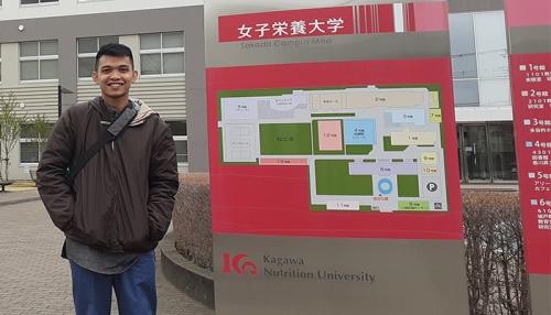 Akrim Said - penerima Beasiswa Ajinomoto 2019 yang tengah kuliah S2 di Kagawa Nutrition University - Hotcourses Indonesia