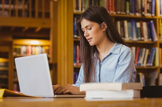 محررة تكتب في التخصصات الإنسانية