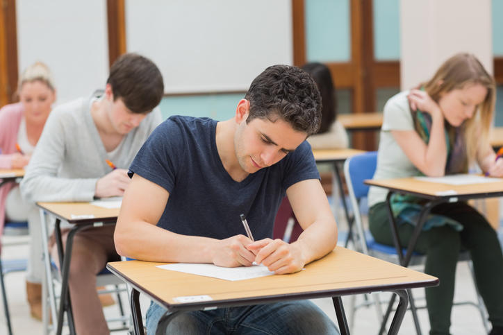 ما هي اختبارات القبول في الجامعات