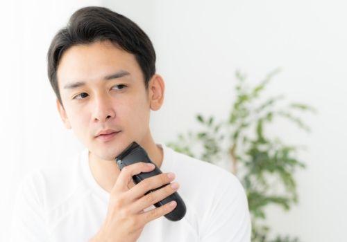 kaum pria wajib mencukur bersih wajahnya sebelum mengikuti wawancara masuk universitas luar negeri. - Hotcourses Indonesia