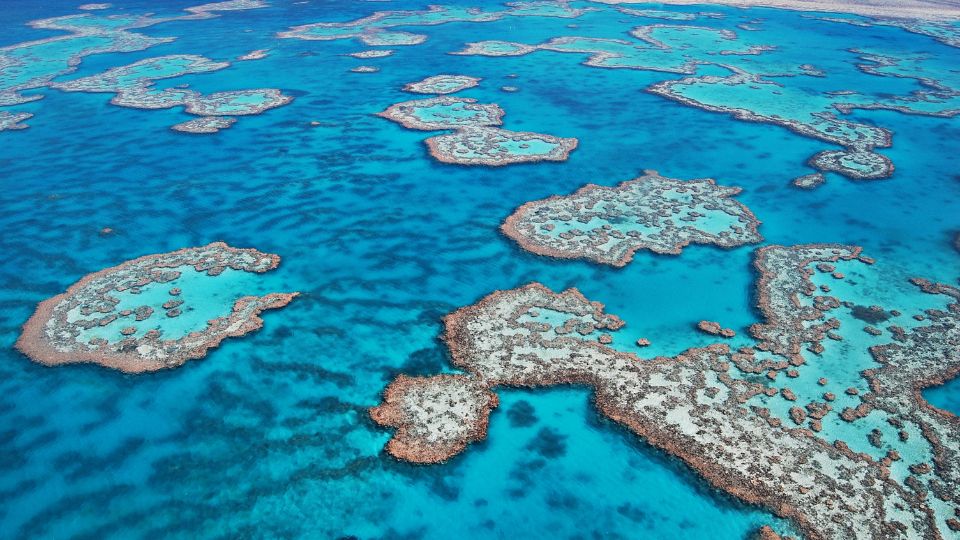 Whitsunday islands in Australia หมู่เกาะวิทซันเดย์ในออสเตรเลีย