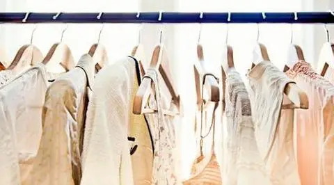 สัมภาษณ์คนทำงาน : Fashion Designer