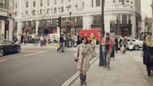 Thu Hà Nội về, nhớ London...