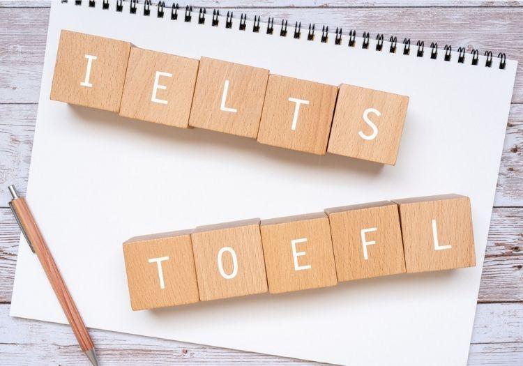 Memahami ciri khas tes IELTS & TOEFL adalah kunci untuk memahami tes mana yang lebih mudah untukmu - Hotcourses Indonesia