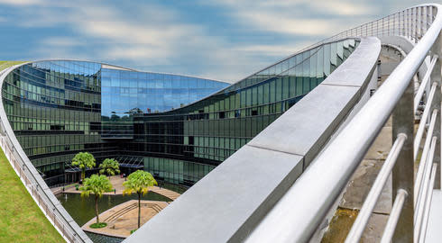 What are the popular courses & universities to study in Singapore?