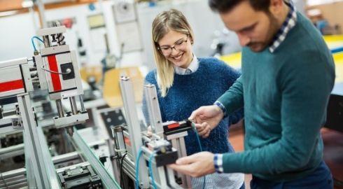 Mechanical Engineering is a popular PG Diploma course in Canada.