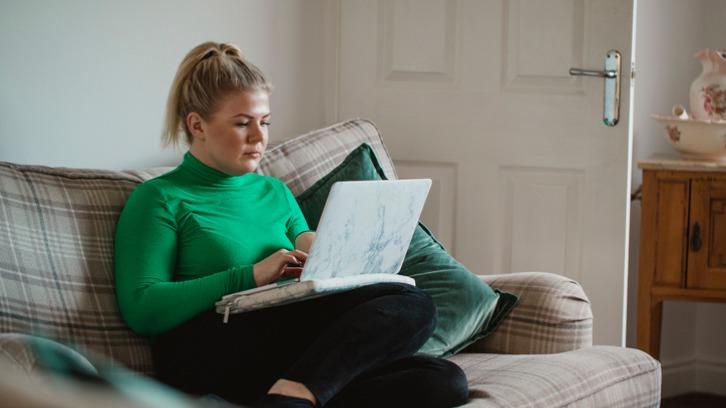 Student researching distance learning courses