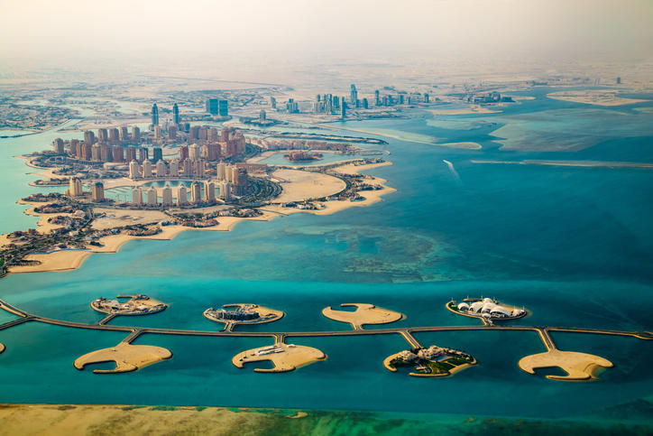 دراسة الهندسة في بريطانيا والعمل في قطر