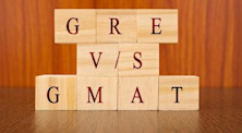 الفرق بين اختبار GRE و GMAT